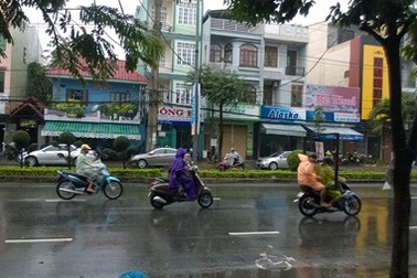 Bão Hagupit diễn biến nhanh, sáng sớm mai bão vào biển Đông