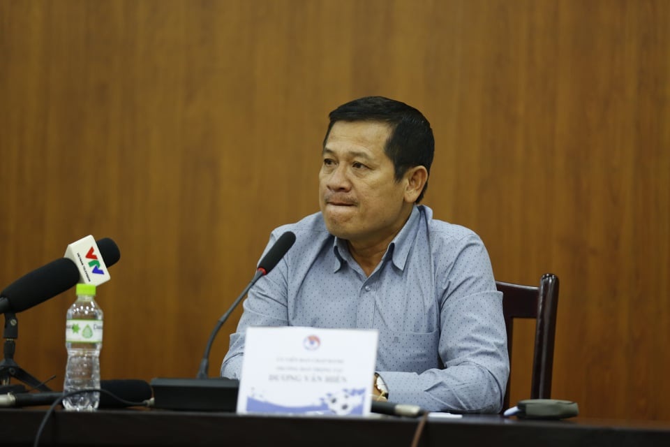 Ông Dương Văn Hiền xin rút kinh nghiệm, đưa ra giải pháp “lạ” cứu trọng tài - 1