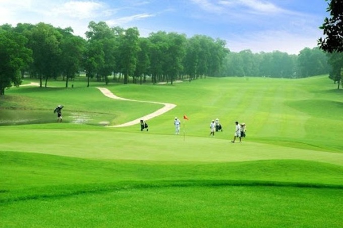 Hà Nội tạm dừng các hoạt động thể thao tập trung đông người, sân golf, sân tập golf từ 12h ngày 13/5 - Ảnh 1.