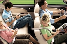 Từ 1/1/2018 chính thức xử phạt người ngồi sau trên ôtô không thắt dây an toàn