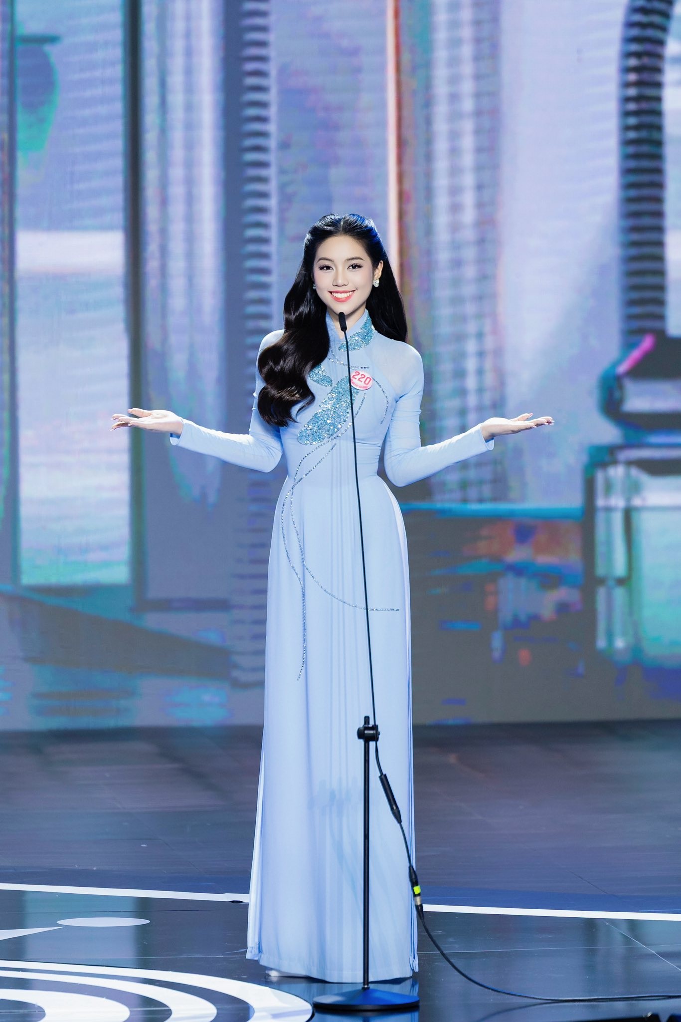 Châu Anh: Quân nhân đầu tiên là Á hậu, xinh đẹp, cao 1,7m - 6 Châu Anh: Quân nhân đầu tiên là Á hậu, xinh đẹp, cao 1,7m - 6