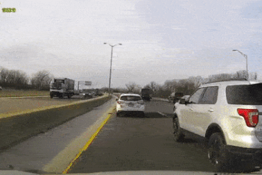 Tranh cướp đường trên cao tốc - Được gì?