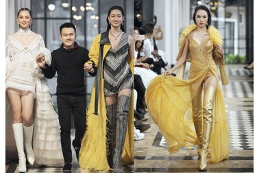Hoa hậu Tiểu Vy, người đẹp Vũ Ngọc Anh catwalk xuất thần giữa Sapa giá lạnh