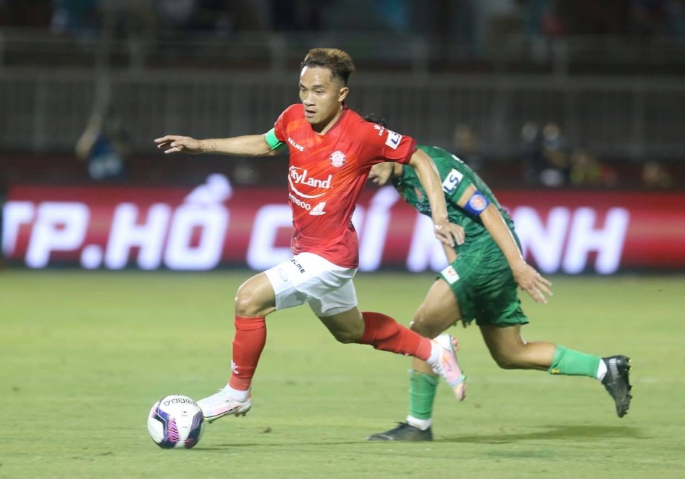 Lee Nguyễn khai hỏa, CLB TPHCM thắng kịch tính Sài Gòn FC - 2 Lee Nguyễn khai hỏa, CLB TPHCM thắng kịch tính Sài Gòn FC - 2