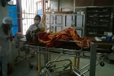 Bàng hoàng nam thanh niên đóng cửa tự thiêu