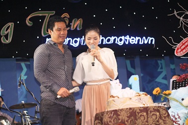 Vợ chồng Lệ Quyên song ca trong tiệc sinh nhật con trai