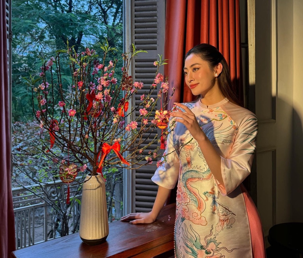 Mỹ nhân tuổi Thìn ăn Tết: Người áp lực giữ dáng, người tặng nhà cho cha mẹ - 1 Mỹ nhân tuổi Thìn ăn Tết: Người áp lực giữ dáng, người tặng nhà cho cha mẹ - 1