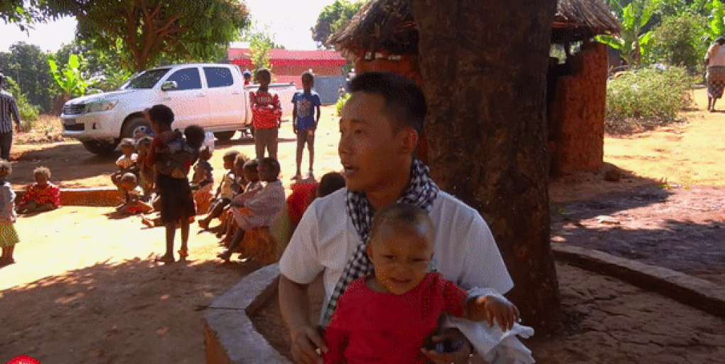 Vì sao Hoa hậu Thùy Tiên và Quang Linh Vlogs nổ view mạng xã hội? - 5 Vì sao Hoa hậu Thùy Tiên và Quang Linh Vlogs nổ view mạng xã hội? - 5