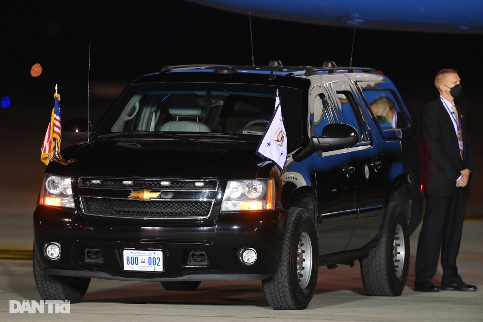 Soi dàn xe tinh hoa công nghiệp ô tô Mỹ lăn bánh trên đường phố Hà Nội - 3