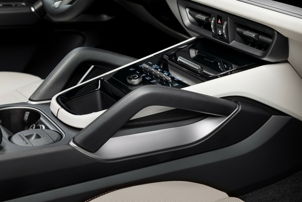Porsche Cayenne 2024 lộ thiết kế nội thất, gây tranh cãi vì mất chất - 8 Porsche Cayenne 2024 lộ thiết kế nội thất, gây tranh cãi vì mất chất - 8