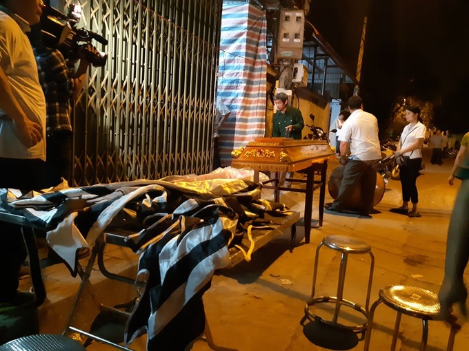Dân làng đẫm nước mắt, 7 đám tang trên phố có 8 cháu bị đuối nước ở Hòa Bình - Ảnh 1. Dân làng đẫm nước mắt, 7 đám tang trên phố có 8 cháu bị đuối nước ở Hòa Bình - Ảnh 1.