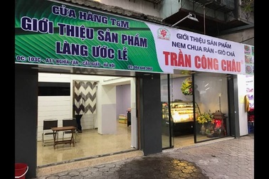 Giới trẻ, du khách Tây du xuân thưởng thức ẩm thực Hà Thành