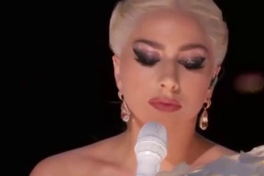 Lady Gaga trình diễn ca khúc "Million Reasons" tại Grammy 2018
