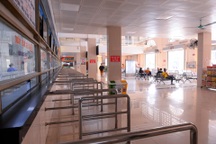 Dòng người đổ về quê nghỉ lễ, nhà xe vẫn "sốt ruột" kêu ế khách