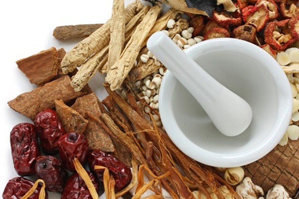 Bệnh gan nặng thêm khi điều trị bằng thảo dược bẩn - 1 Bệnh gan nặng thêm khi điều trị bằng thảo dược bẩn - 1