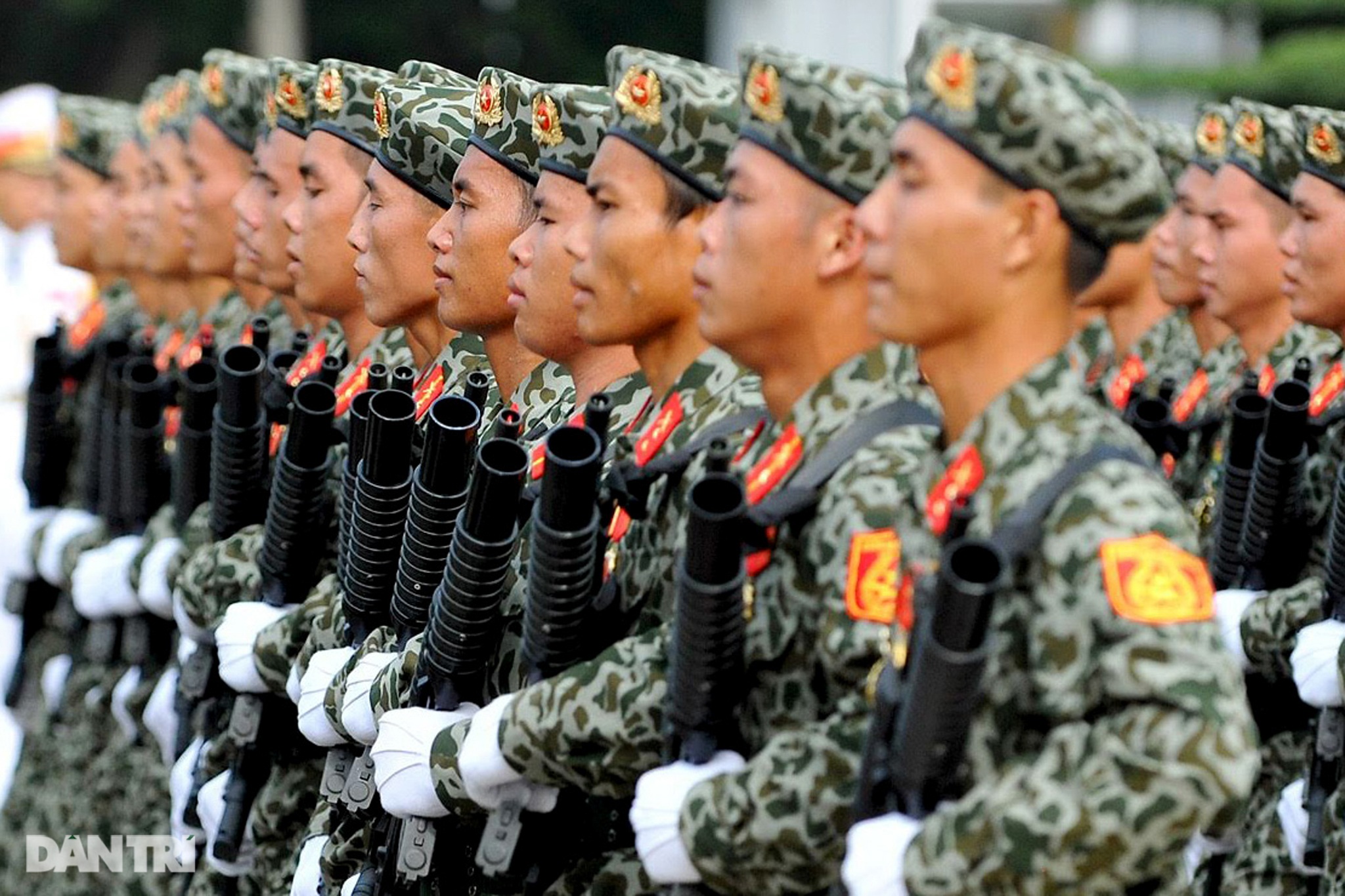 Ngắm Lễ diễu binh hùng tráng, rộn ràng đường phố Thủ đô dịp Quốc khánh 2015 - 14 Ngắm Lễ diễu binh hùng tráng, rộn ràng đường phố Thủ đô dịp Quốc khánh 2015 - 14