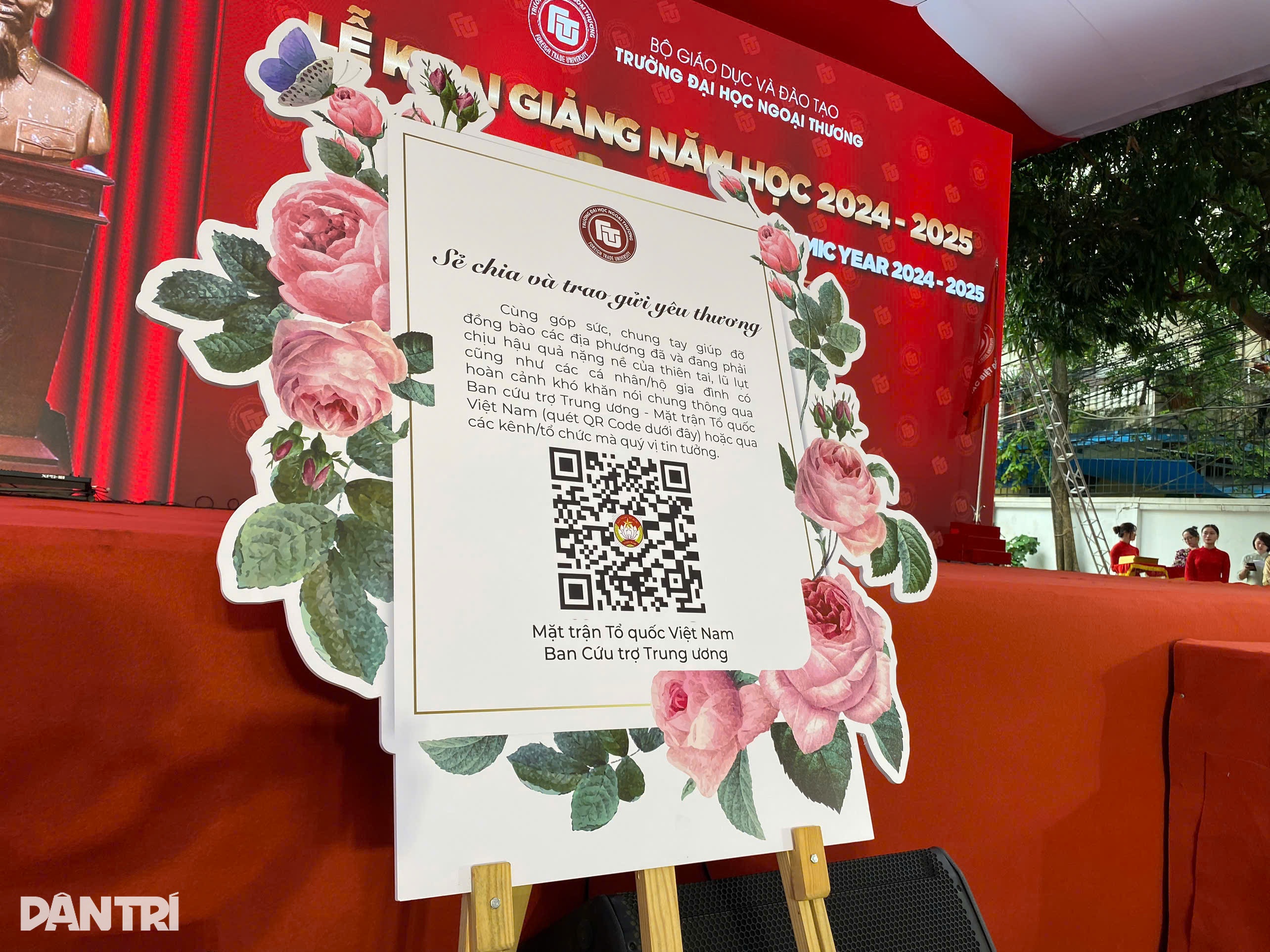 Laude la studenții care au contribuit cu peste 100.000 VND și o lecție despre obiceiul de a folosi pânza - 2 Khen học sinh đóng góp trên 100.000 đồng và bài học về thói phông bạt - 2