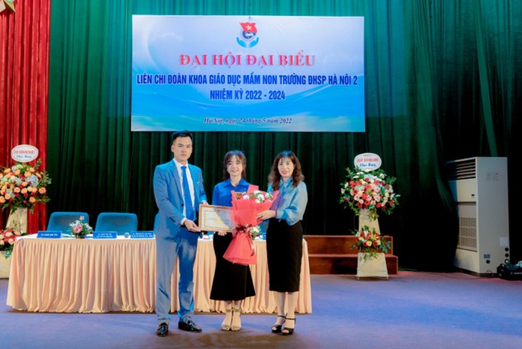 Nữ thủ lĩnh sinh viên xinh đẹp cùng bảng thành tích vàng - 4 Nữ thủ lĩnh sinh viên xinh đẹp cùng bảng thành tích vàng - 4