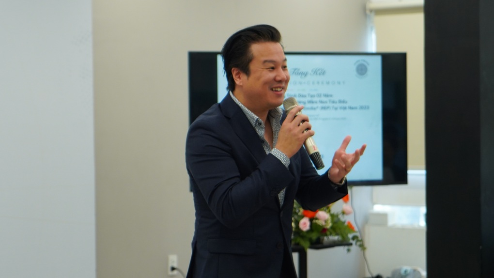 Thanh Bùi: Các con được đối xử nghiêm khắc khi có bố làm giám đốc - 1 Thanh Bùi: Các con được đối xử nghiêm khắc khi có bố làm giám đốc - 1