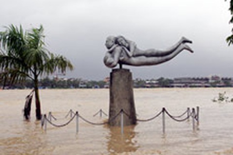 Chùm ảnh: Huế giữa mênh mông nước