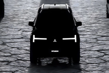 Mitsubishi hé lộ loạt xe mới, Pajero Sport được gọi tên