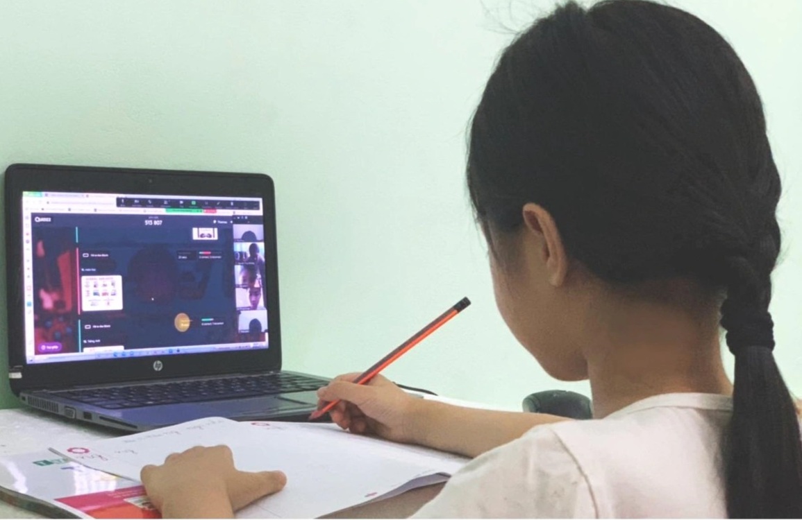 Năm học đặc biệt và nỗi lòng những thầy cô dạy trực tuyến - 1 Năm học đặc biệt và nỗi lòng những thầy cô dạy trực tuyến - 1