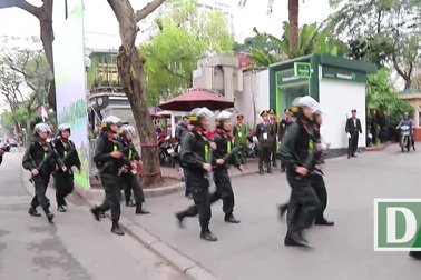 An ninh siết chặt tại đường Lý Thường Kiệt trước giờ đón Chủ tịch Triều Tiên Kim Jong-un