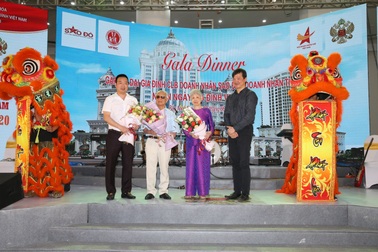 Chương trình gặp gỡ Doanh nhân Sao đỏ nhân ngày Gia đình Việt Nam