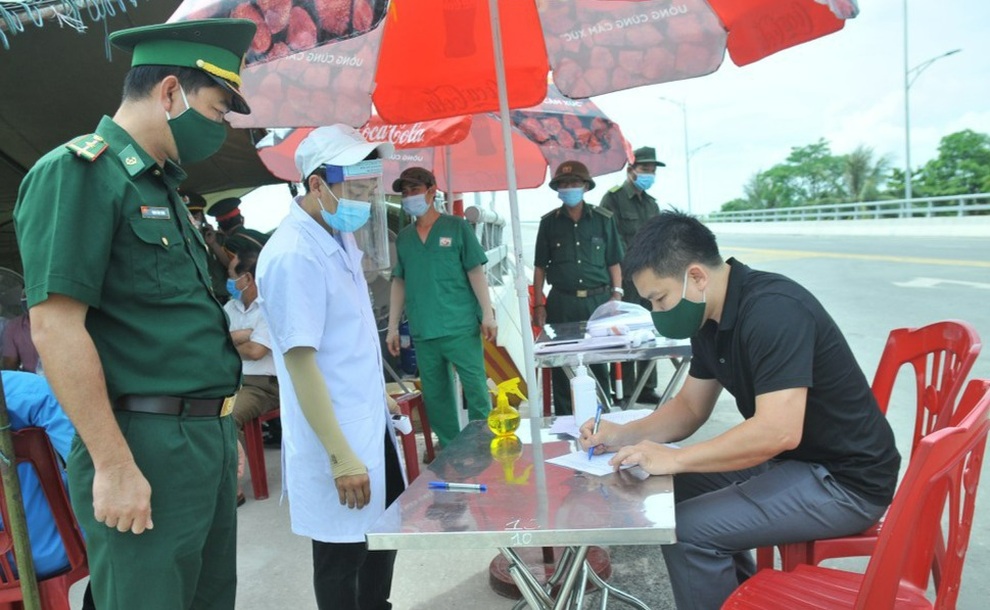 Né khai báo về từ Bắc Ninh, người đàn ông bị xử phạt 15 triệu đồng - 1 Né khai báo về từ Bắc Ninh, người đàn ông bị xử phạt 15 triệu đồng - 1