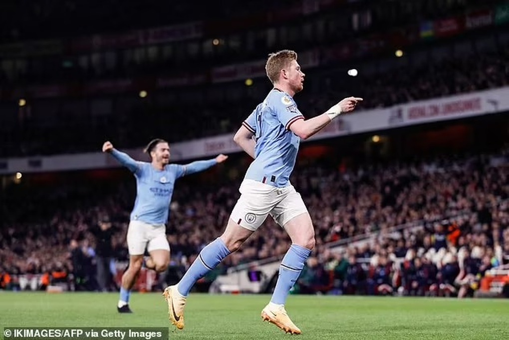 Hậu vệ Nhật Bản bị coi là tội đồ khiến Arsenal thua Man City - 2 Hậu vệ Nhật Bản bị coi là tội đồ khiến Arsenal thua Man City - 2