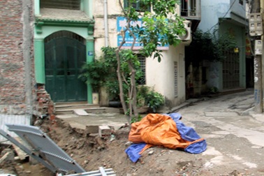 Hà Nội: Xây nhà đào phải cáp điện, gây mất điện trên diện rộng