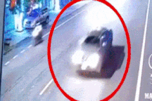 Ám ảnh khoảnh khắc xe bán tải lấn làn, đấu đầu xe khách