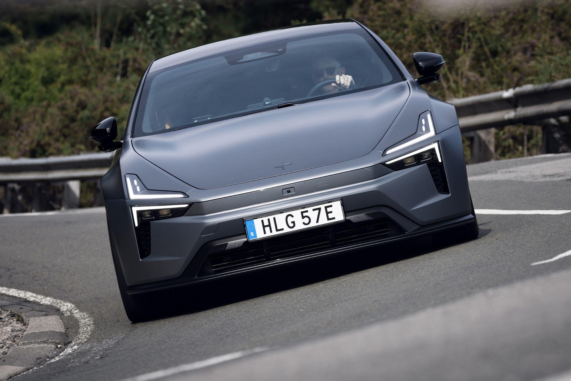 Xe điện Polestar 5 không có kính hậu, mạnh 872 mã lực, đấu Porsche Taycan - 6 Xe điện Polestar 5 không có kính hậu, mạnh 872 mã lực, đấu Porsche Taycan - 6