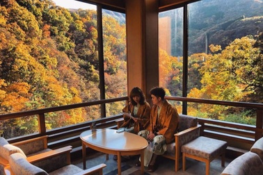 Tắm onsen tại "lâu đài vô cực" mô phỏng phim anime nổi tiếng của Nhật Bản