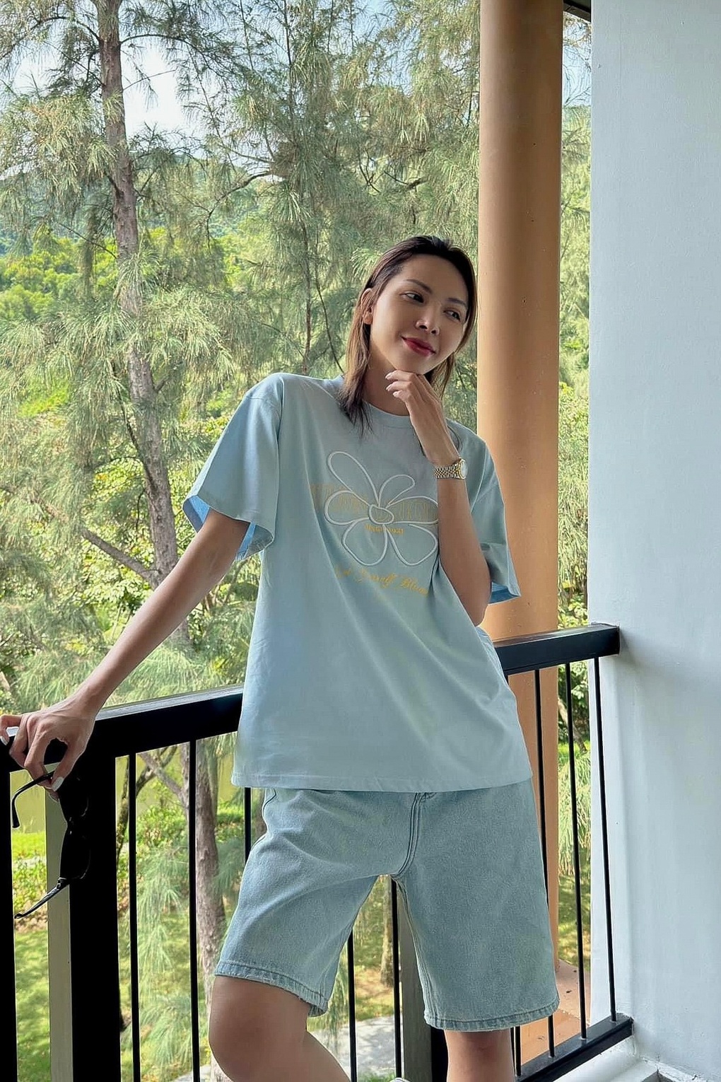 Siêu mẫu Minh Triệu: Sắc vóc nóng bỏng, phong cách thời trang táo bạo - 8 Siêu mẫu Minh Triệu: Sắc vóc nóng bỏng, phong cách thời trang táo bạo - 8