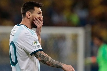 Messi đau đớn, tố cáo chủ nhà Brazil “chơi bẩn” với công nghệ VAR