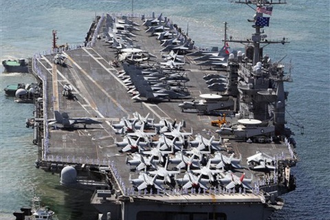 Siêu hàng không mẫu hạm Mỹ cập cảng Hàn Quốc
