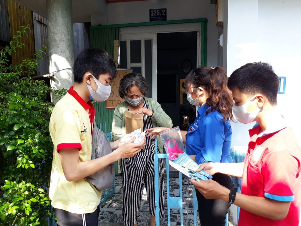 Những hành động đẹp của giới trẻ trong đại dịch - 2 Những hành động đẹp của giới trẻ trong đại dịch - 2