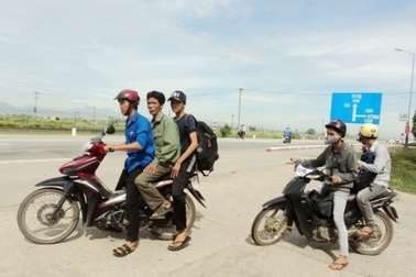“Biệt đội” xe thồ miễn phí 100% phục vụ thí sinh