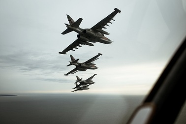 So sánh sức mạnh của 2 “xe tăng bay” Su-25 và A-10