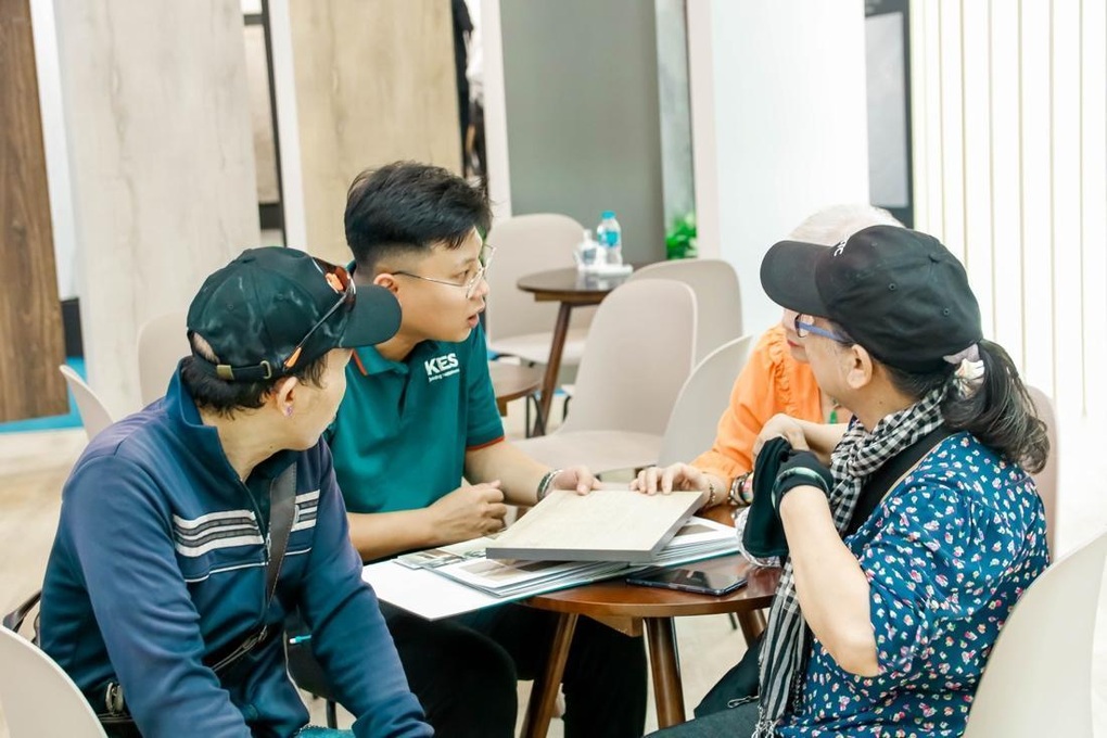Cận cảnh không gian rừng xanh tại gian hàng ra mắt thương hiệu ván gỗ KES - 9 Cận cảnh không gian rừng xanh tại gian hàng ra mắt thương hiệu ván gỗ KES - 9