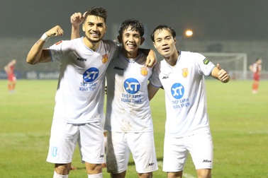 Văn Toàn ghi bàn, CLB Nam Định thắng đậm HL Hà Tĩnh