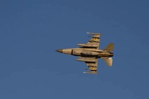 Ukraine lần đầu "khoe" ảnh tiêm kích F-16 thực chiến