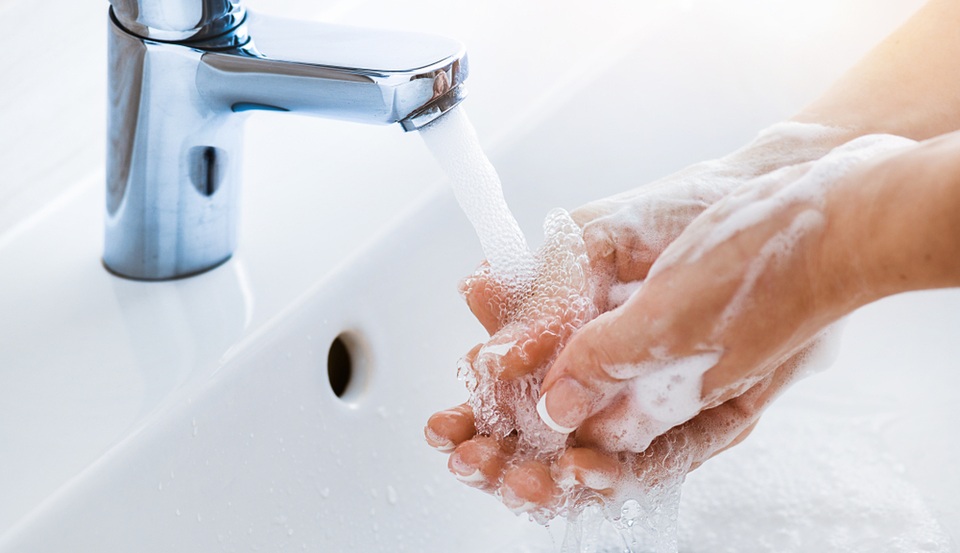 Gel rửa tay khô - Chuyên gia kháng khuẩn bảo vệ bạn mọi lúc mọi nơi - 1 Gel rửa tay khô - Chuyên gia kháng khuẩn bảo vệ bạn mọi lúc mọi nơi - 1