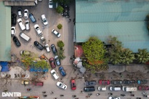 Hà Nội tái diễn xếp hàng chờ đăng kiểm, đợi hơn 1 tiếng chỉ nhích được 20m