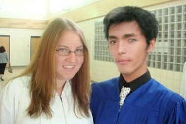 Những cú lừa tình - tiền của “dị nhân” có một mắt màu xanh