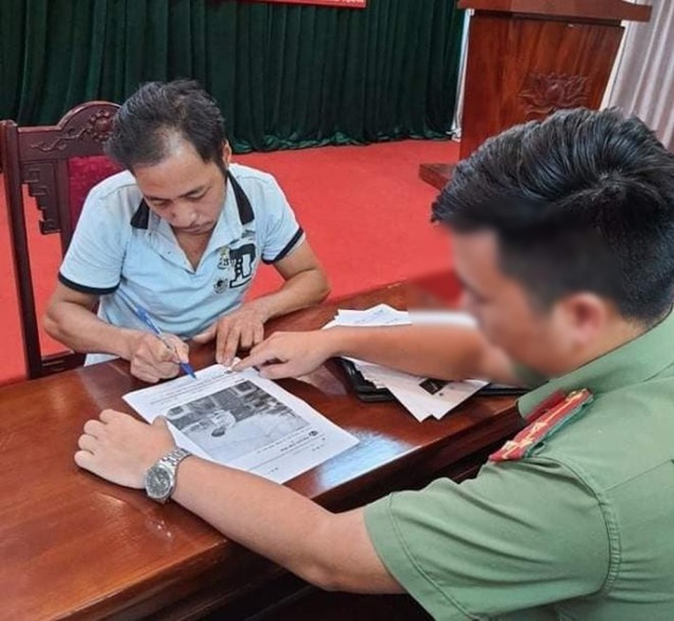 Phạt 7,5 triệu đồng người đàn ông đăng bài viết xúc phạm CSGT - 1 Phạt 7,5 triệu đồng người đàn ông đăng bài viết xúc phạm CSGT - 1
