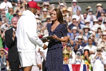 Nick Kyrgios để lại hình ảnh không đẹp ở trận chung kết Wimbledon