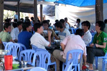 Dân nhậu “dzô” trong… trường mầm non 