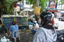 Hà Nội: Tiểu thương "hốt bạc" nhờ bán chim phóng sinh dịp rằm tháng 7